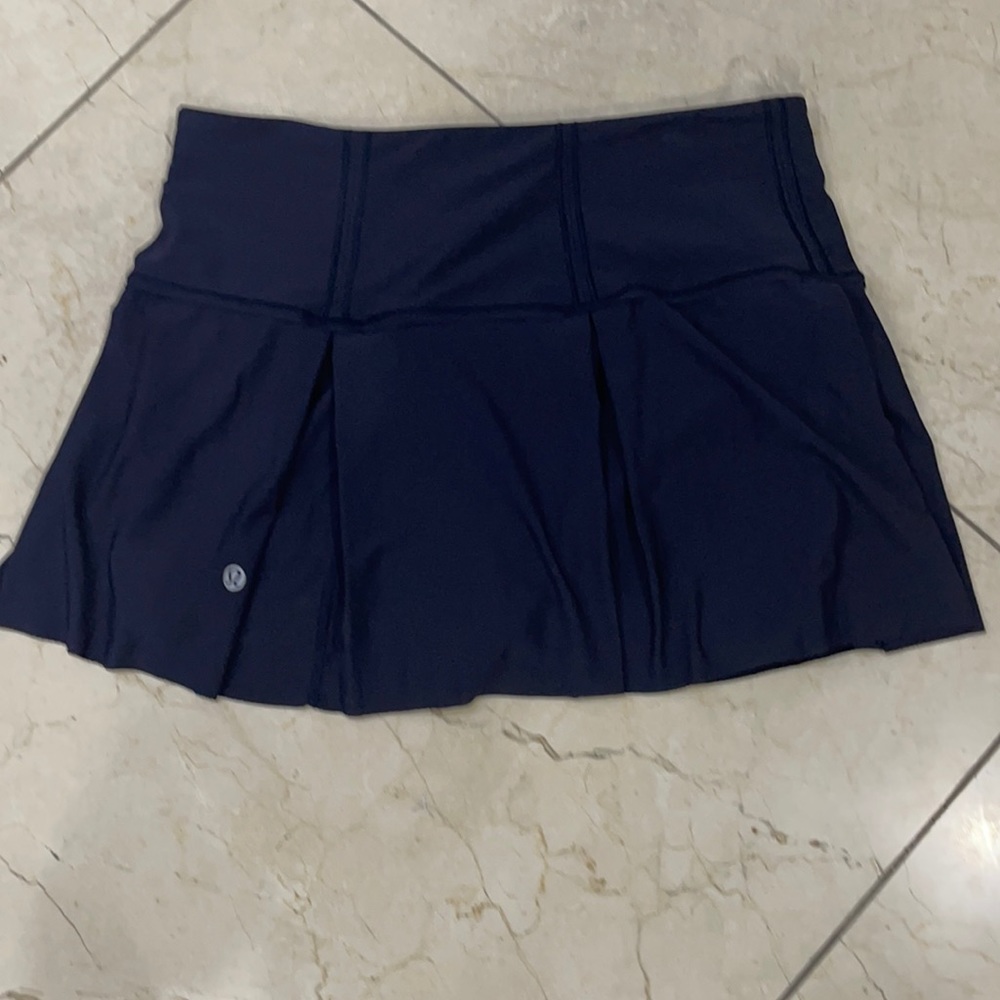 Lululemon Lost In Pace skirt in dark navy